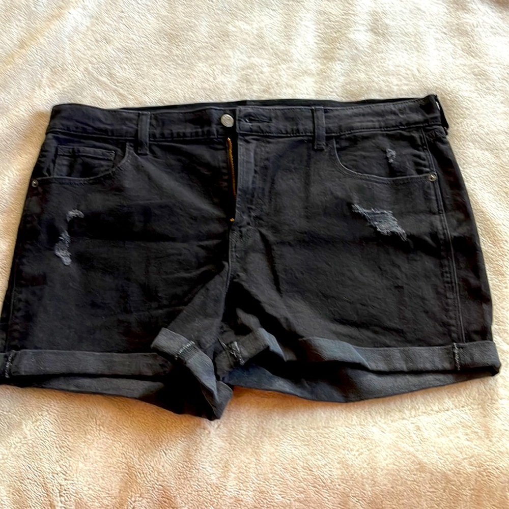 Old Navy Boyfriend Short mid rise black denim